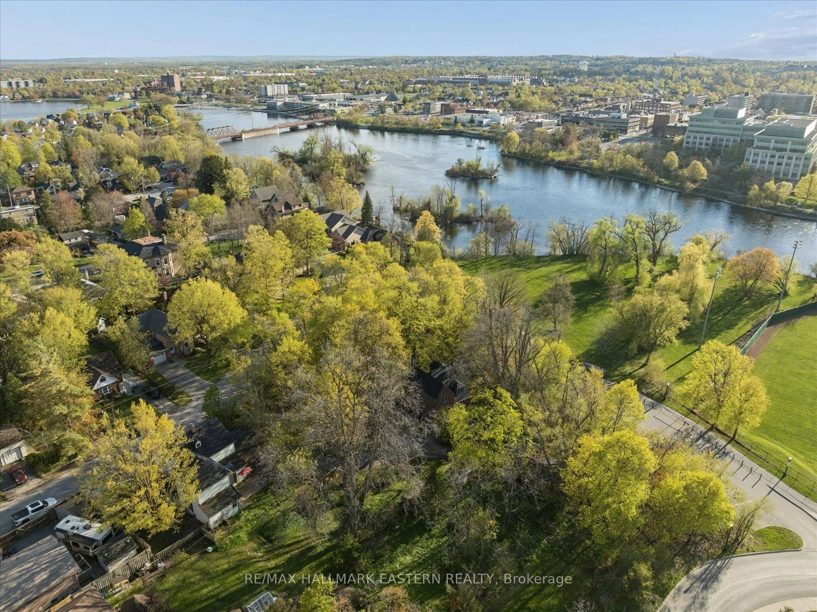 Photo 47 of 301 Engleburn Avenue, Peterborough, Ashburnham Ward 4 — HOMEH