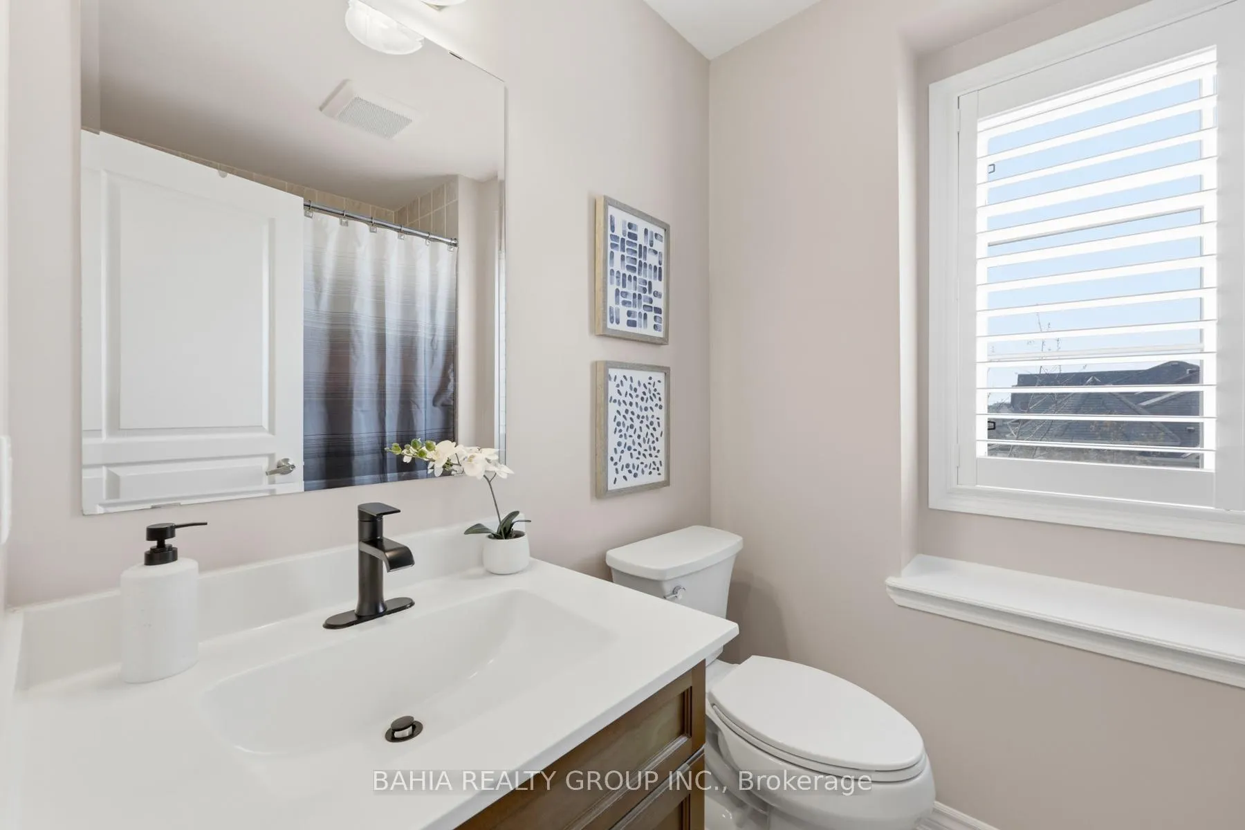 Photo 35 of 638 Gervais Terrace, Milton, Coates — HOMEH