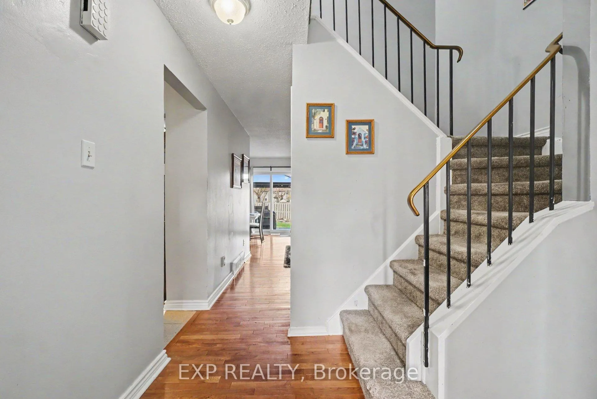 Photo 2 of Unit 12, 6461 Colony Square, Ottawa, Convent Glen North — HOMEH