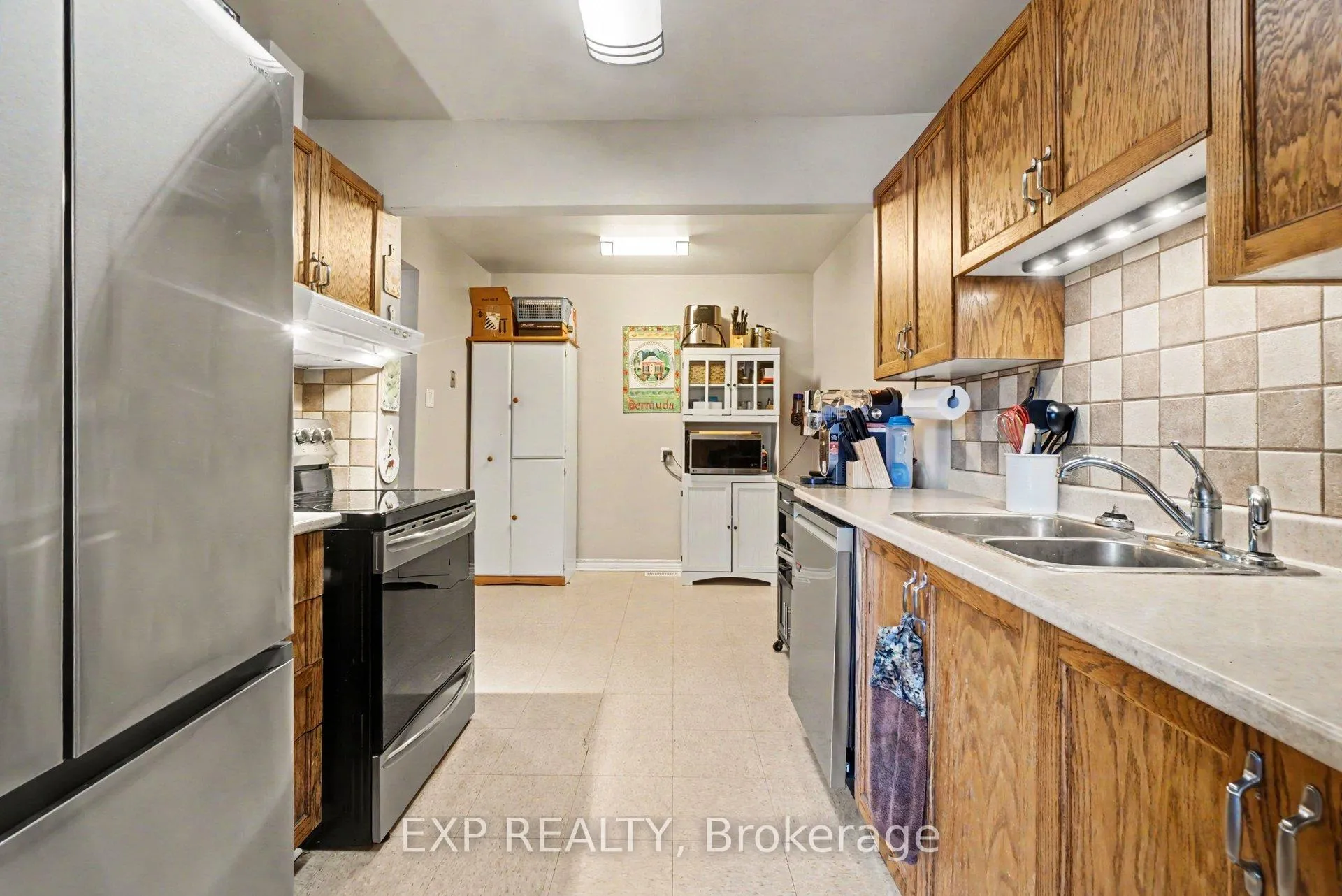 Photo 6 of Unit 12, 6461 Colony Square, Ottawa, Convent Glen North — HOMEH