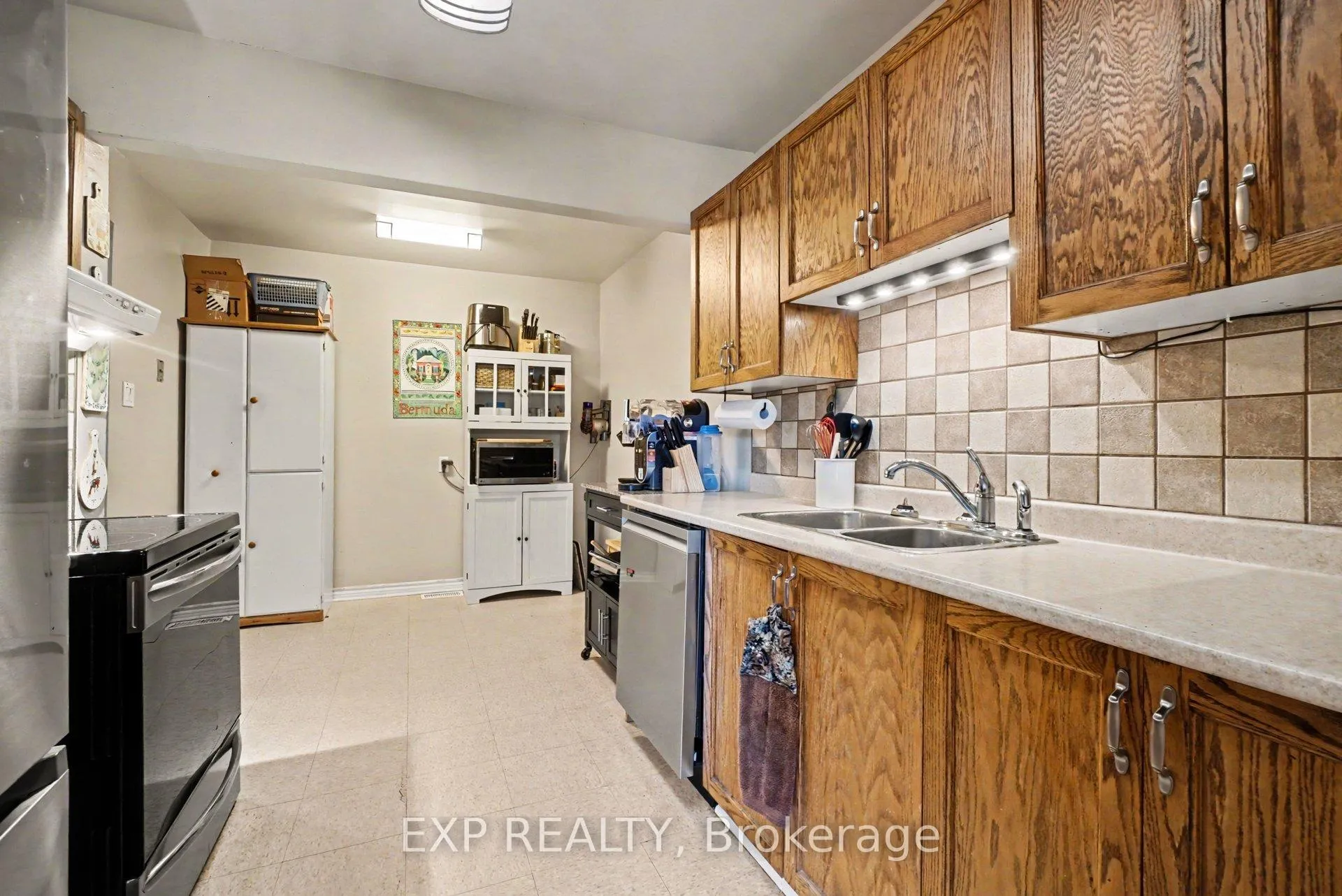Photo 7 of Unit 12, 6461 Colony Square, Ottawa, Convent Glen North — HOMEH
