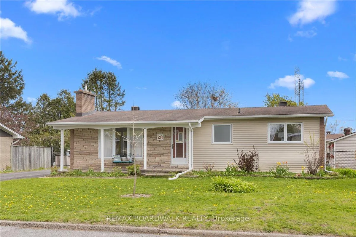 Photo 1 of 28 Glenmanor Drive, Ottawa, Meadowlands/Crestview — HOMEH