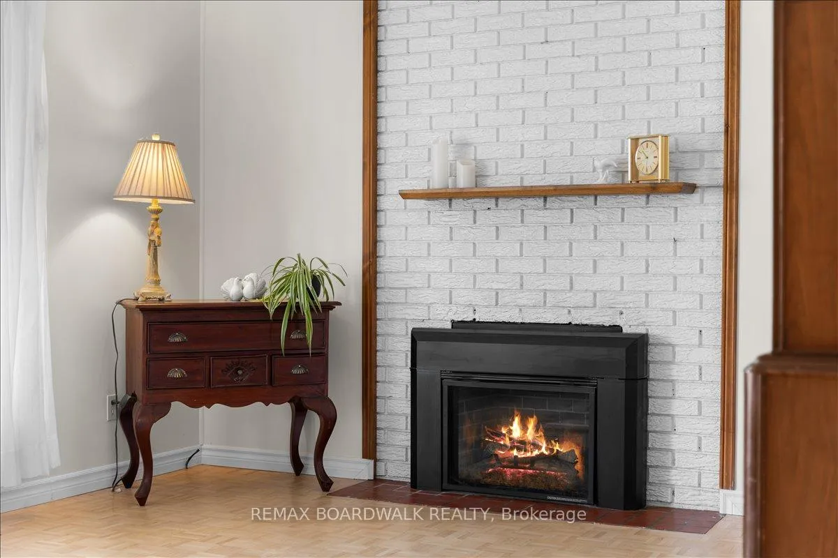 Photo 7 of 28 Glenmanor Drive, Ottawa, Meadowlands/Crestview — HOMEH