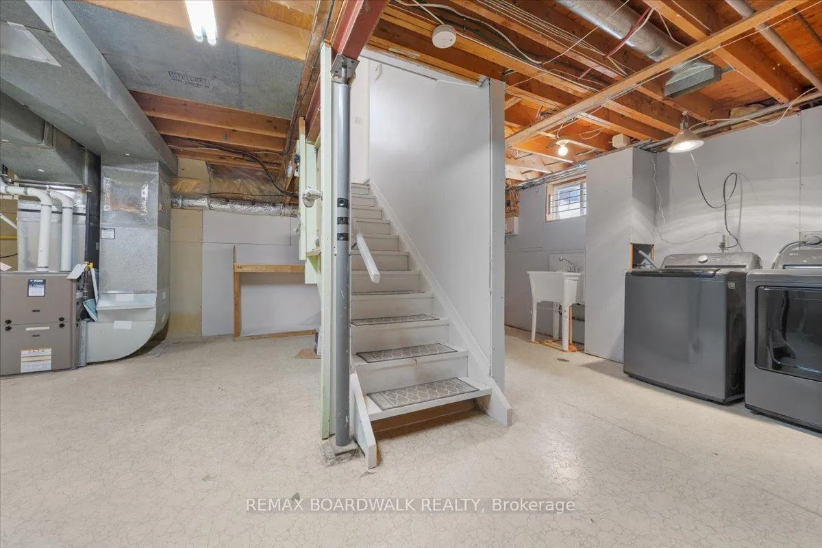 Photo 24 of 28 Glenmanor Drive, Ottawa, Meadowlands/Crestview — HOMEH