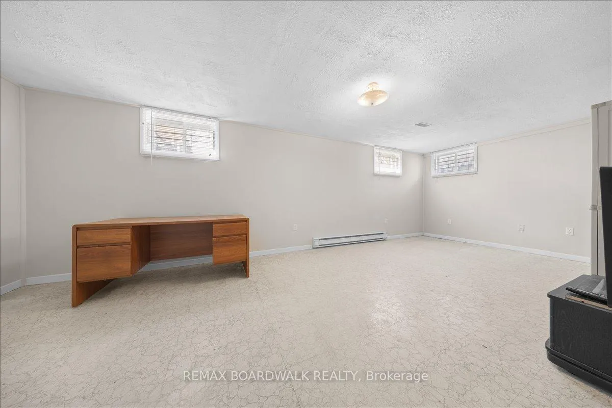Photo 28 of 28 Glenmanor Drive, Ottawa, Meadowlands/Crestview — HOMEH