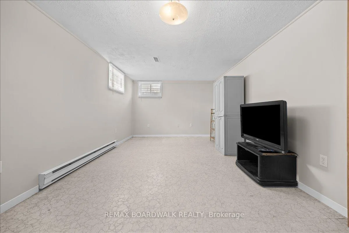 Photo 29 of 28 Glenmanor Drive, Ottawa, Meadowlands/Crestview — HOMEH