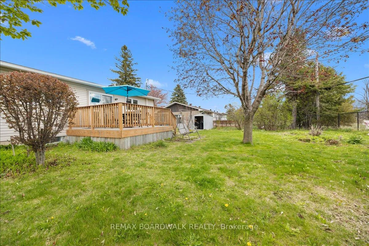 Photo 31 of 28 Glenmanor Drive, Ottawa, Meadowlands/Crestview — HOMEH