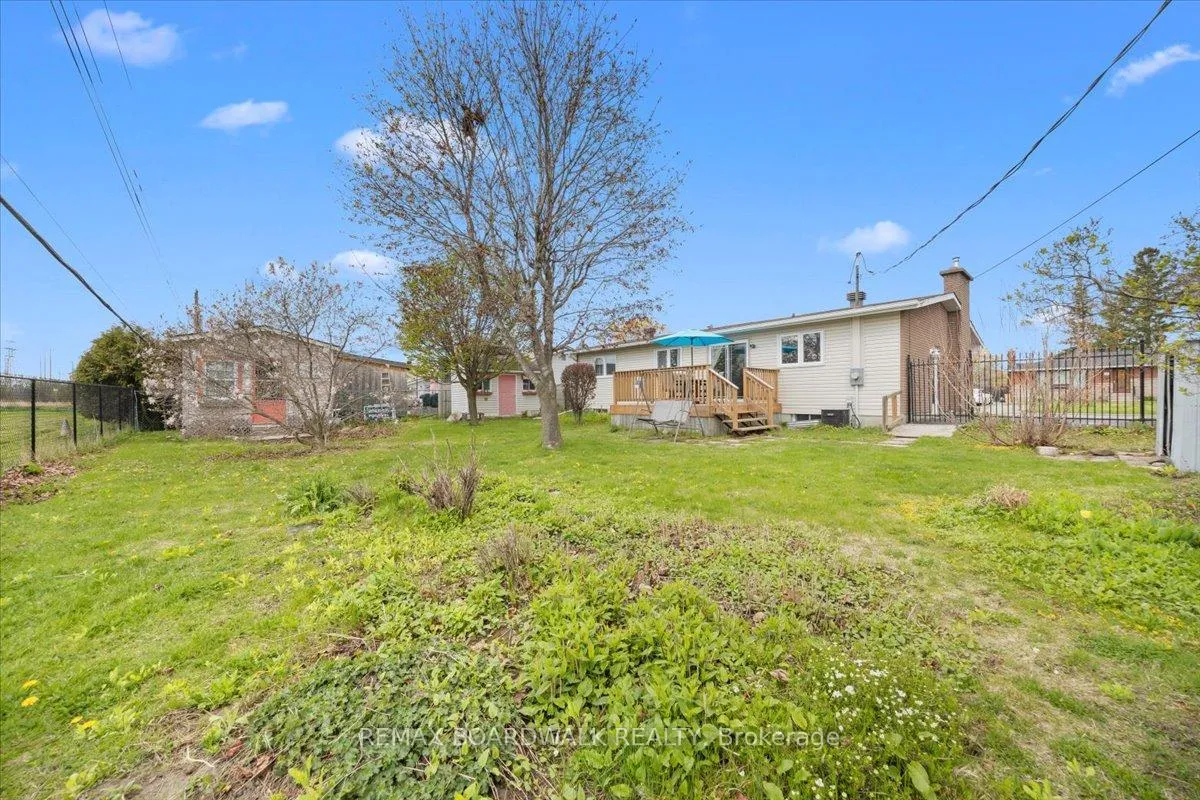 Photo 33 of 28 Glenmanor Drive, Ottawa, Meadowlands/Crestview — HOMEH