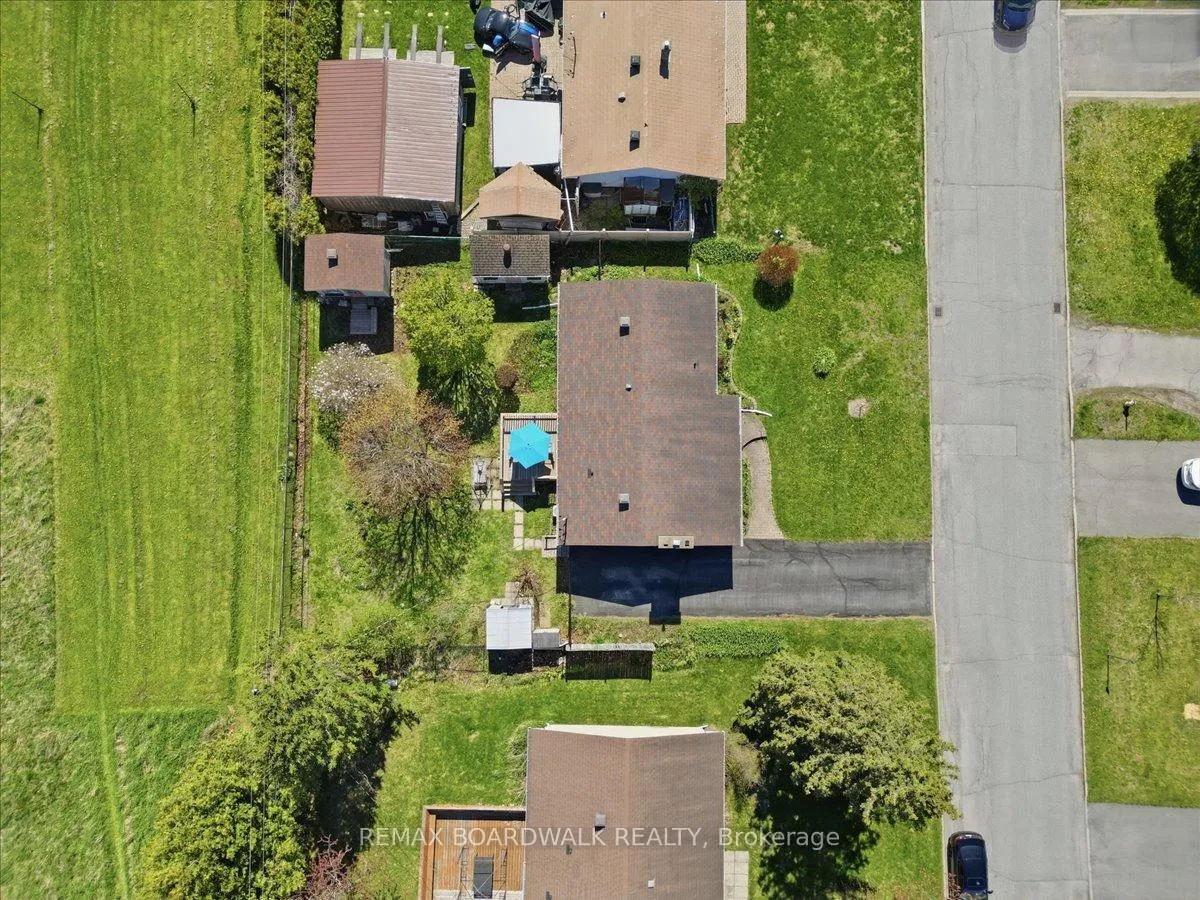 Photo 34 of 28 Glenmanor Drive, Ottawa, Meadowlands/Crestview — HOMEH