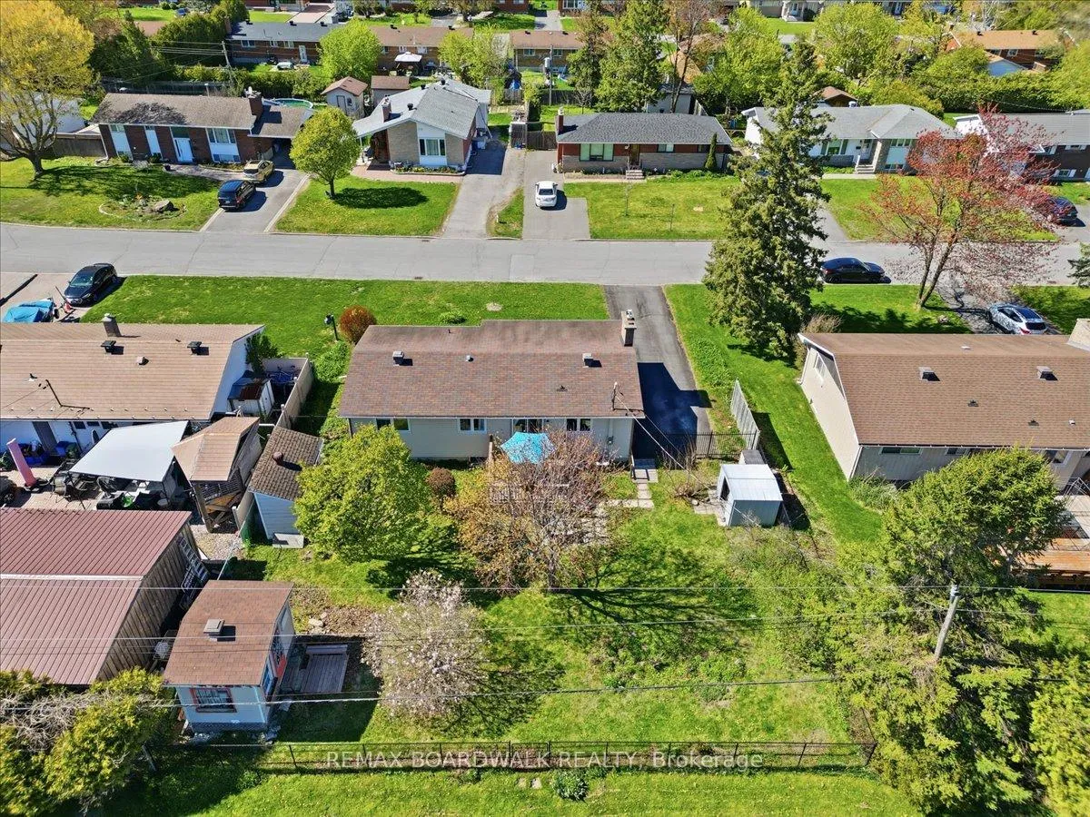 Photo 38 of 28 Glenmanor Drive, Ottawa, Meadowlands/Crestview — HOMEH