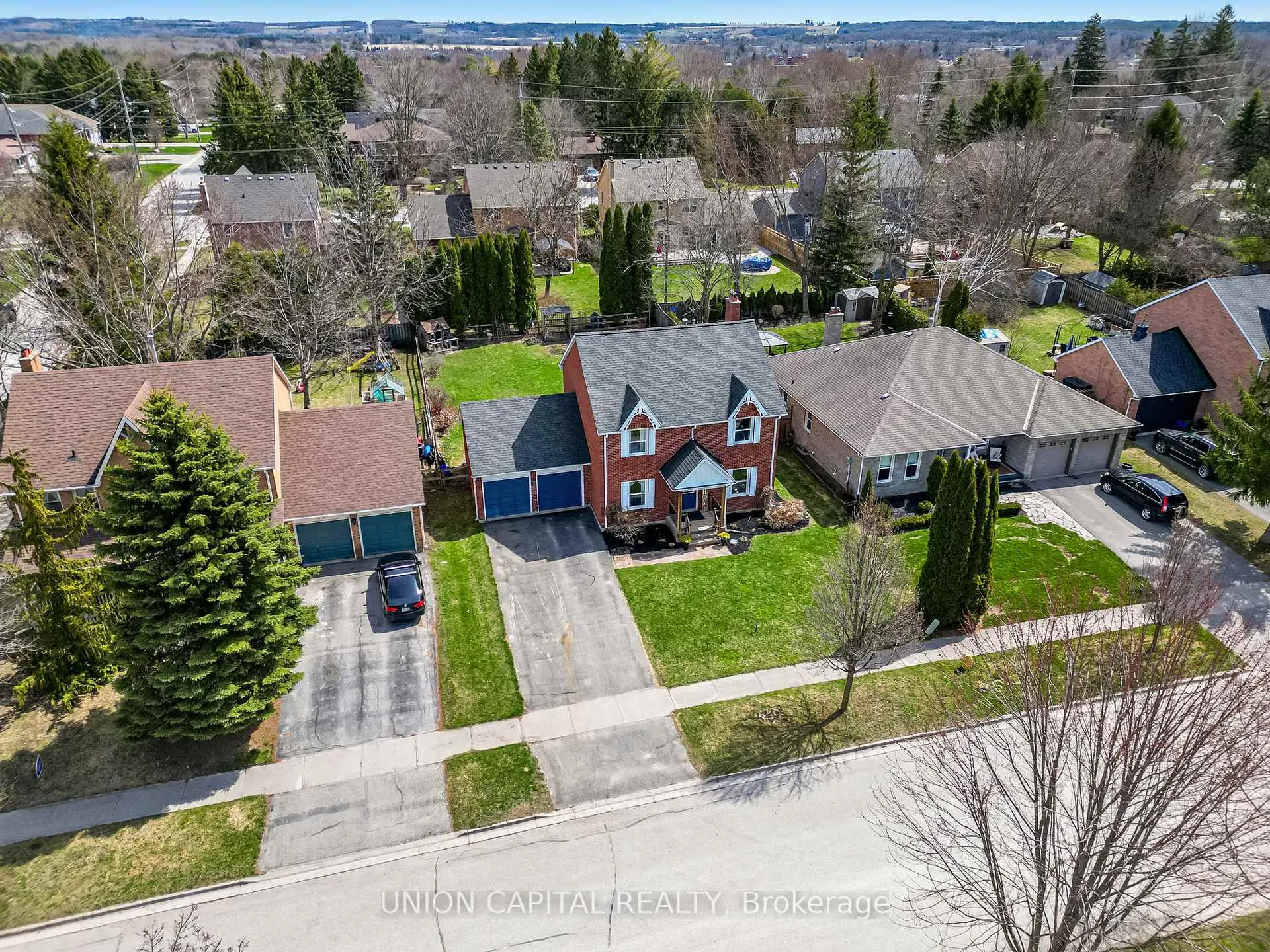 Photo 2 of 37 Carmody Lane, Uxbridge — HOMEH