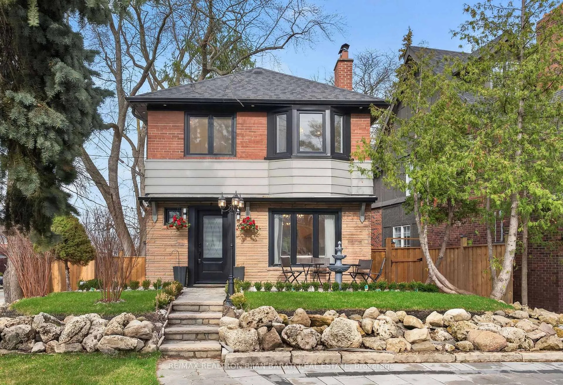 Photo 2 of 1 Wanless Crescent, Toronto, Lawrence Park South — HOMEH
