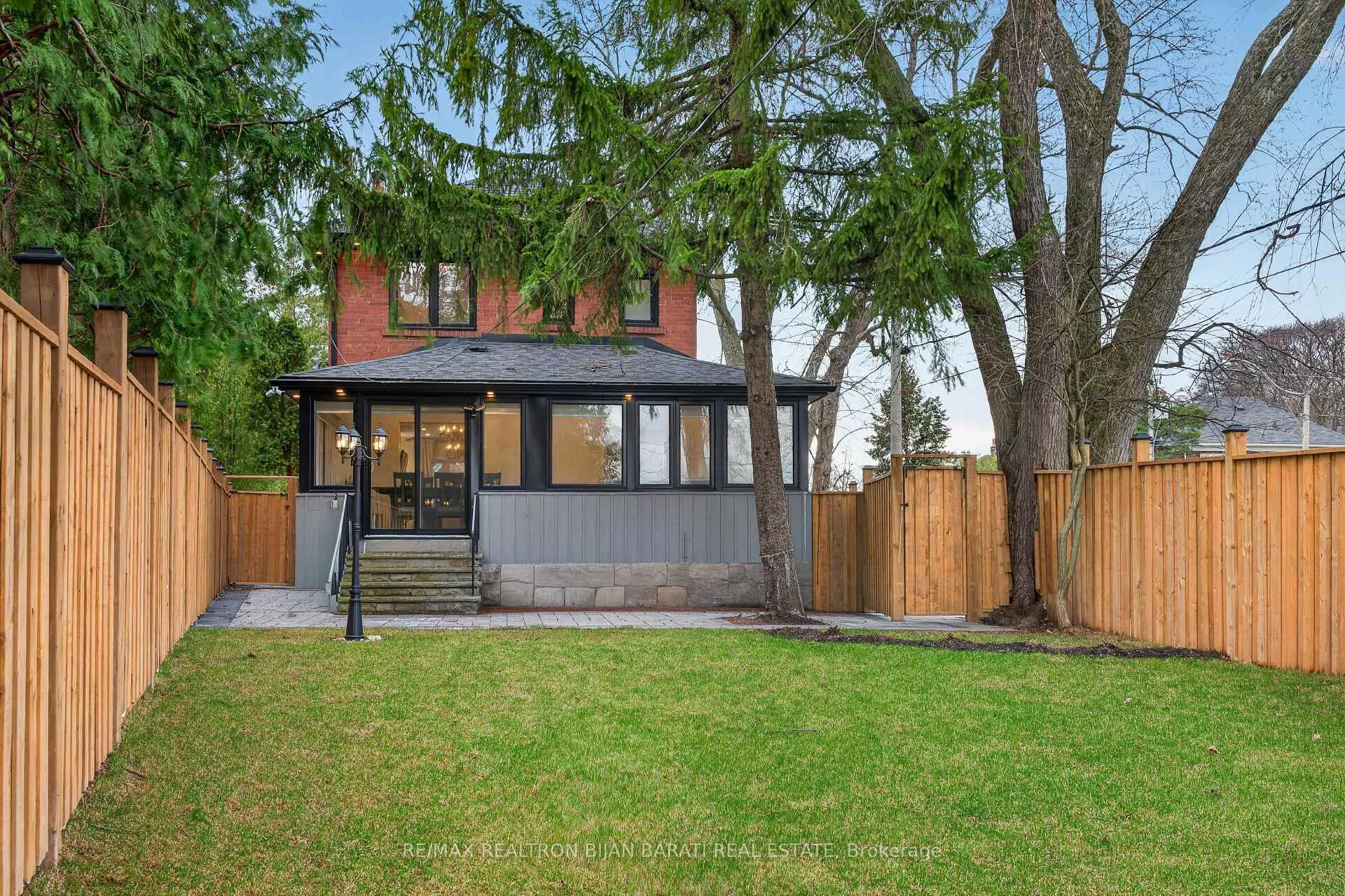 Photo 34 of 1 Wanless Crescent, Toronto, Lawrence Park South — HOMEH
