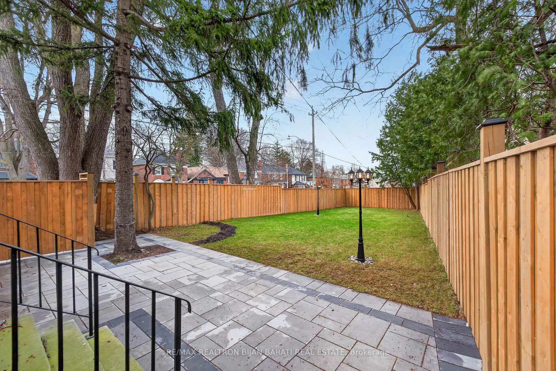 Photo 35 of 1 Wanless Crescent, Toronto, Lawrence Park South — HOMEH