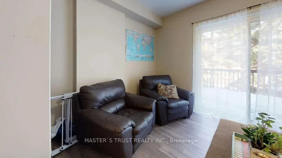 Photo 2 of 226 Westcourt Place, Waterloo, Beechwood — HOMEH