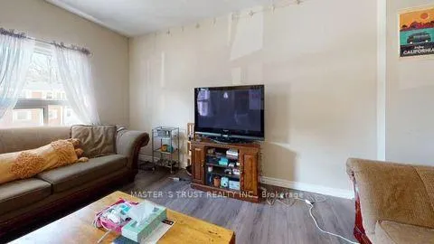 Photo 3 of 226 Westcourt Place, Waterloo, Beechwood — HOMEH