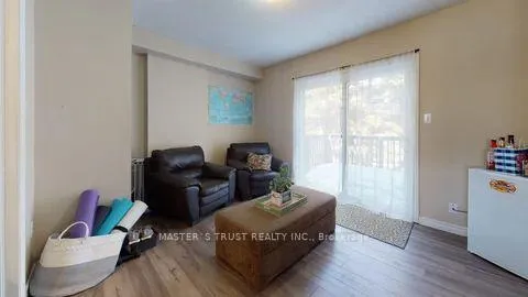 Photo 4 of 226 Westcourt Place, Waterloo, Beechwood — HOMEH