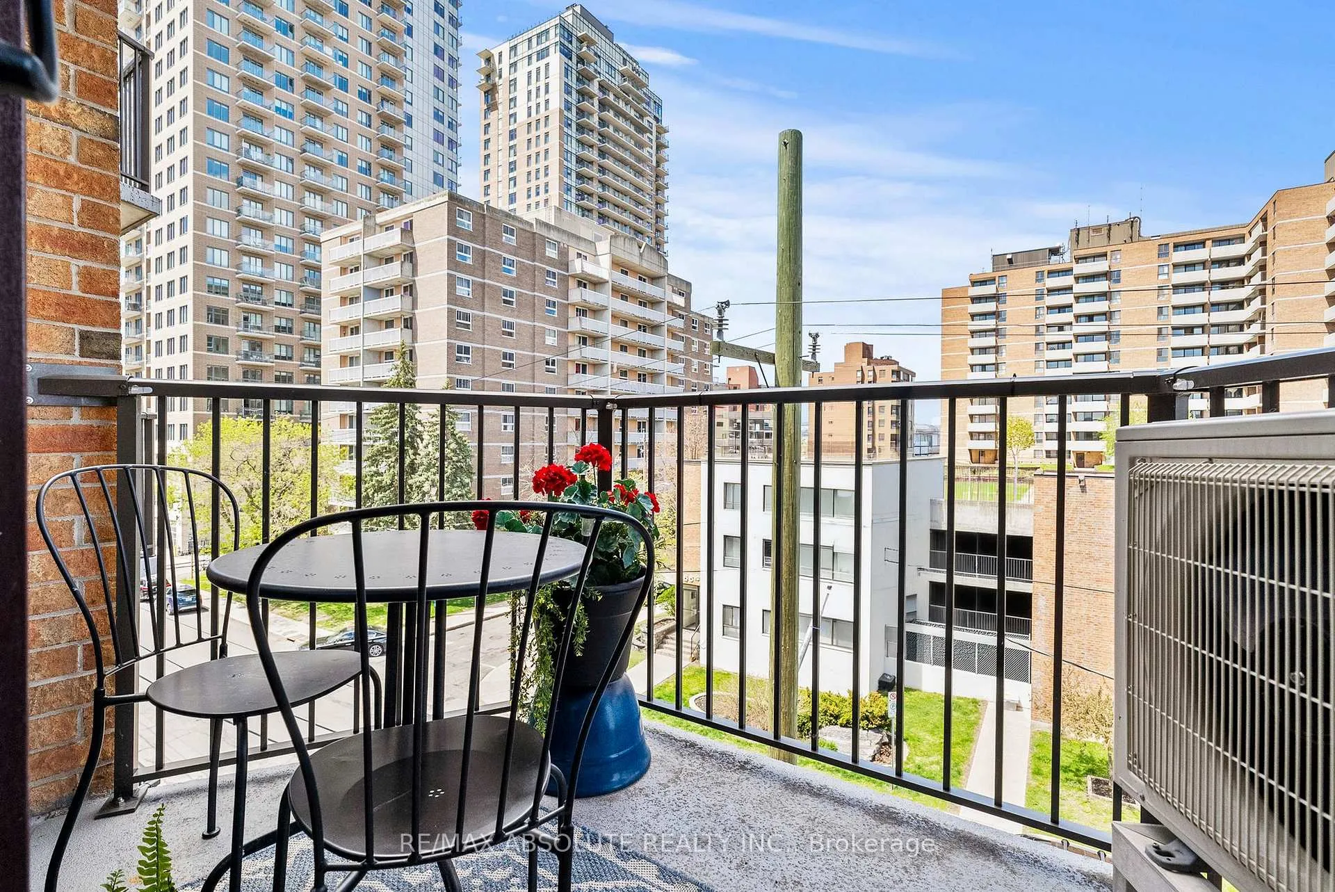 Photo 12 of Unit 406, 50 Burnside Avenue, Ottawa, Ottawa West/Tunneys Pasture — HOMEH