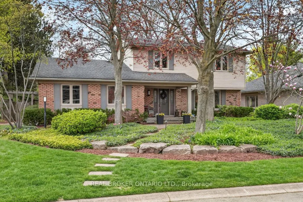 Photo 2 of 258 Briar Hill Crescent, Hamilton, Ancaster — HOMEH