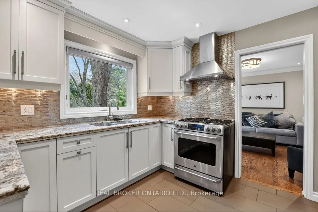 Photo 7 of 258 Briar Hill Crescent, Hamilton, Ancaster — HOMEH