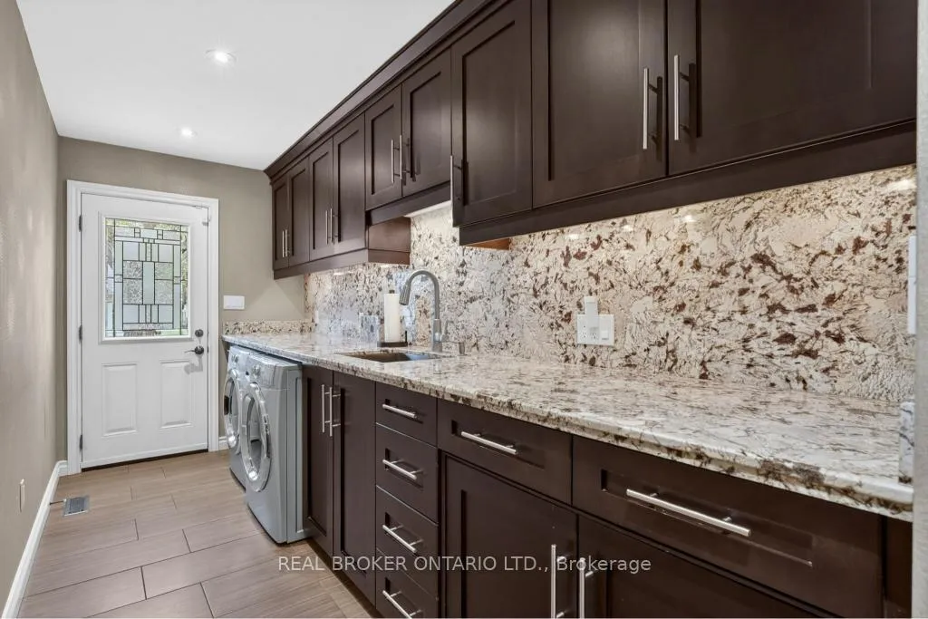 Photo 18 of 258 Briar Hill Crescent, Hamilton, Ancaster — HOMEH