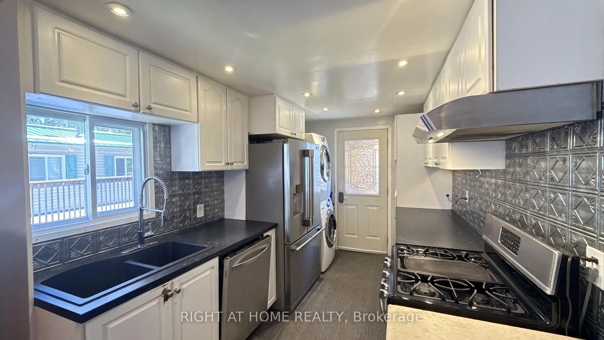 Photo 8 of 6 Rowan Road, Ottawa, Stittsville (North) — HOMEH