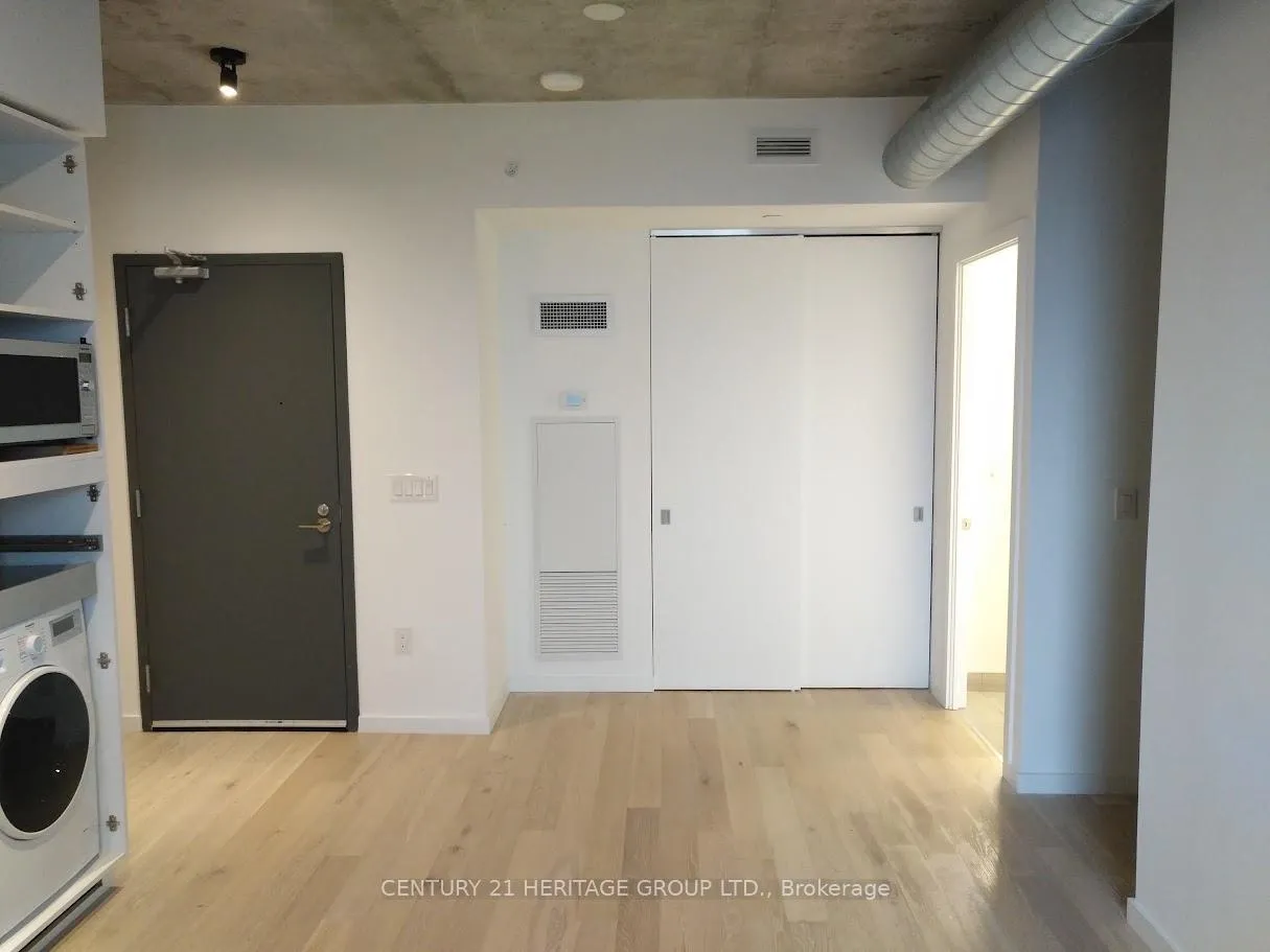 Photo 2 of Unit 2601, 170 Bayview Avenue, Toronto, Waterfront Communities — HOMEH