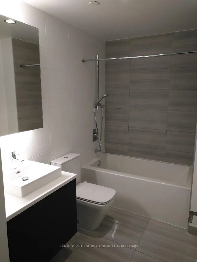 Photo 3 of Unit 2601, 170 Bayview Avenue, Toronto, Waterfront Communities — HOMEH
