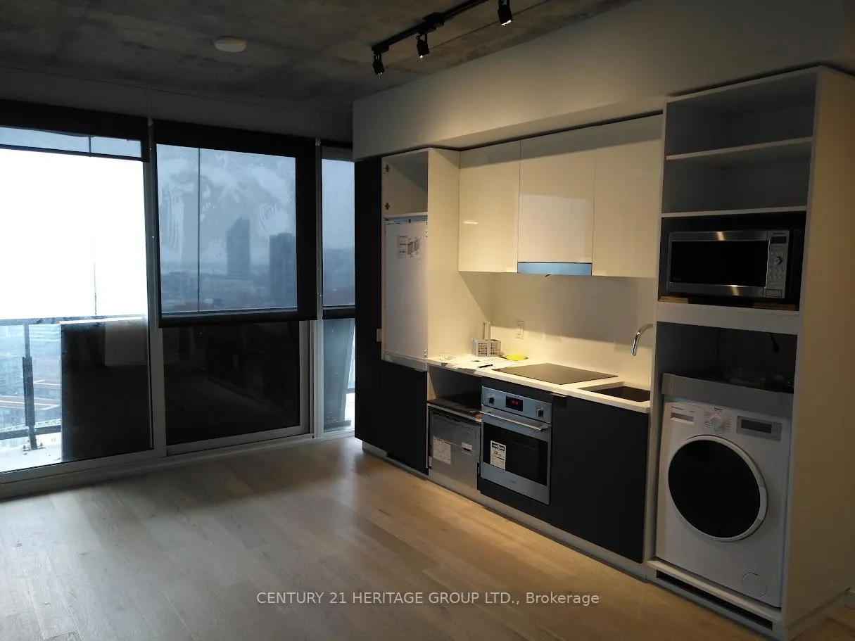 Photo 4 of Unit 2601, 170 Bayview Avenue, Toronto, Waterfront Communities — HOMEH
