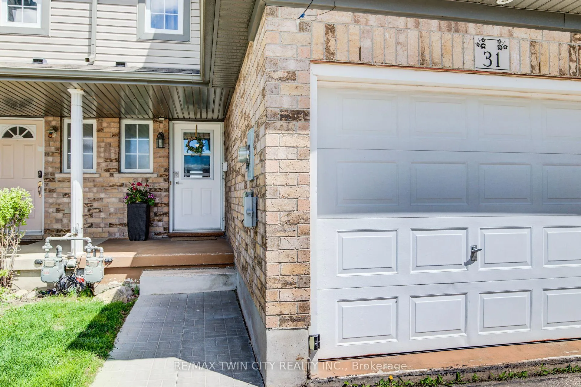Photo 6 of 31 Red Clover Crescent, Kitchener — HOMEH