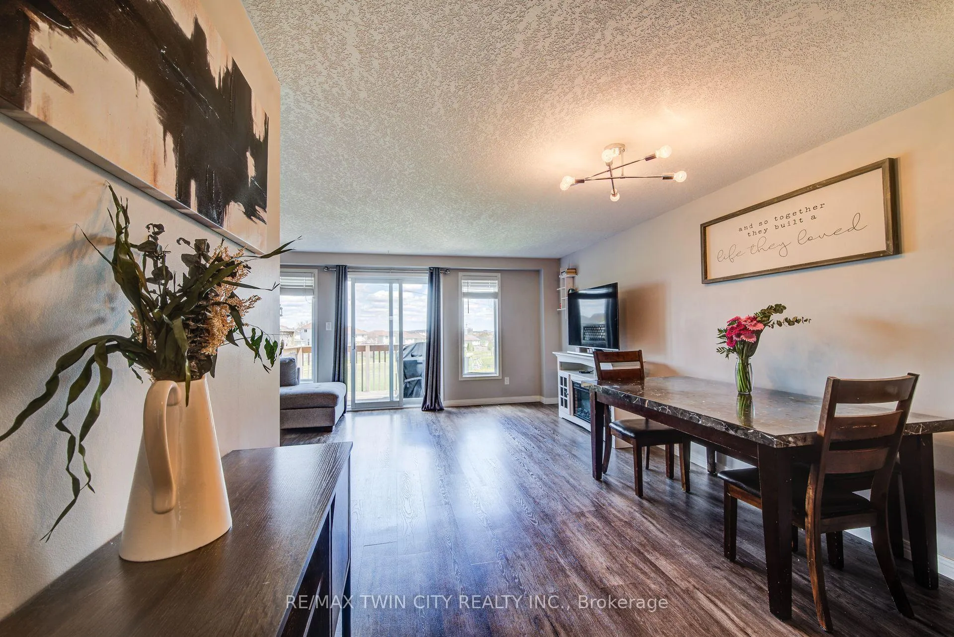 Photo 15 of 31 Red Clover Crescent, Kitchener — HOMEH
