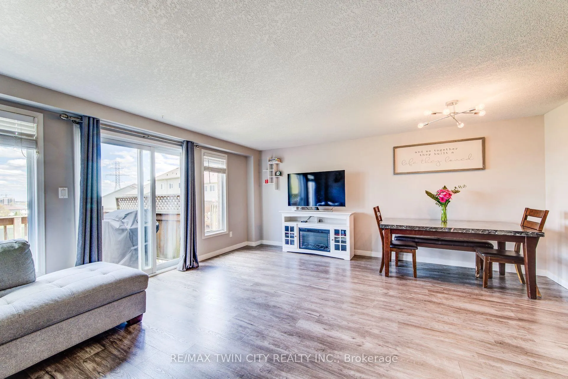 Photo 21 of 31 Red Clover Crescent, Kitchener — HOMEH