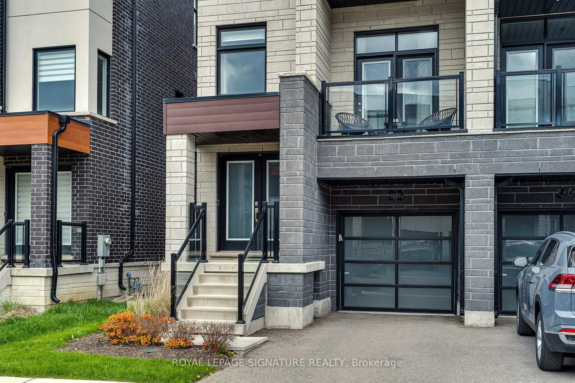 Photo 2 of 30 Golden Trail, Vaughan, Patterson — HOMEH