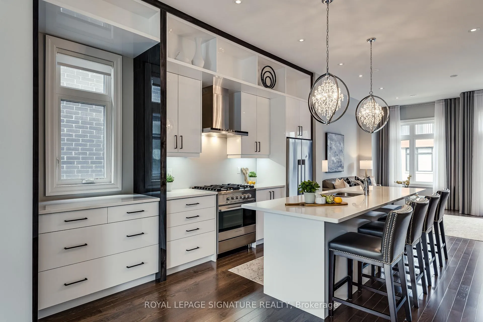 Photo 7 of 30 Golden Trail, Vaughan, Patterson — HOMEH