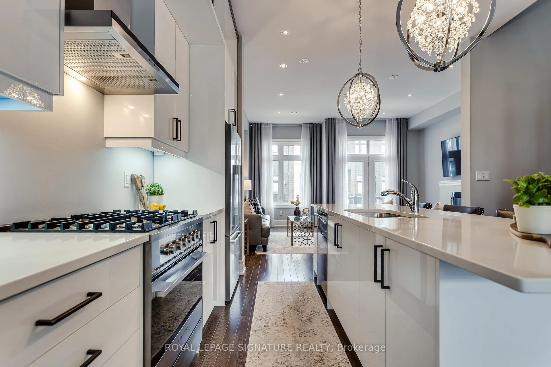 Photo 8 of 30 Golden Trail, Vaughan, Patterson — HOMEH