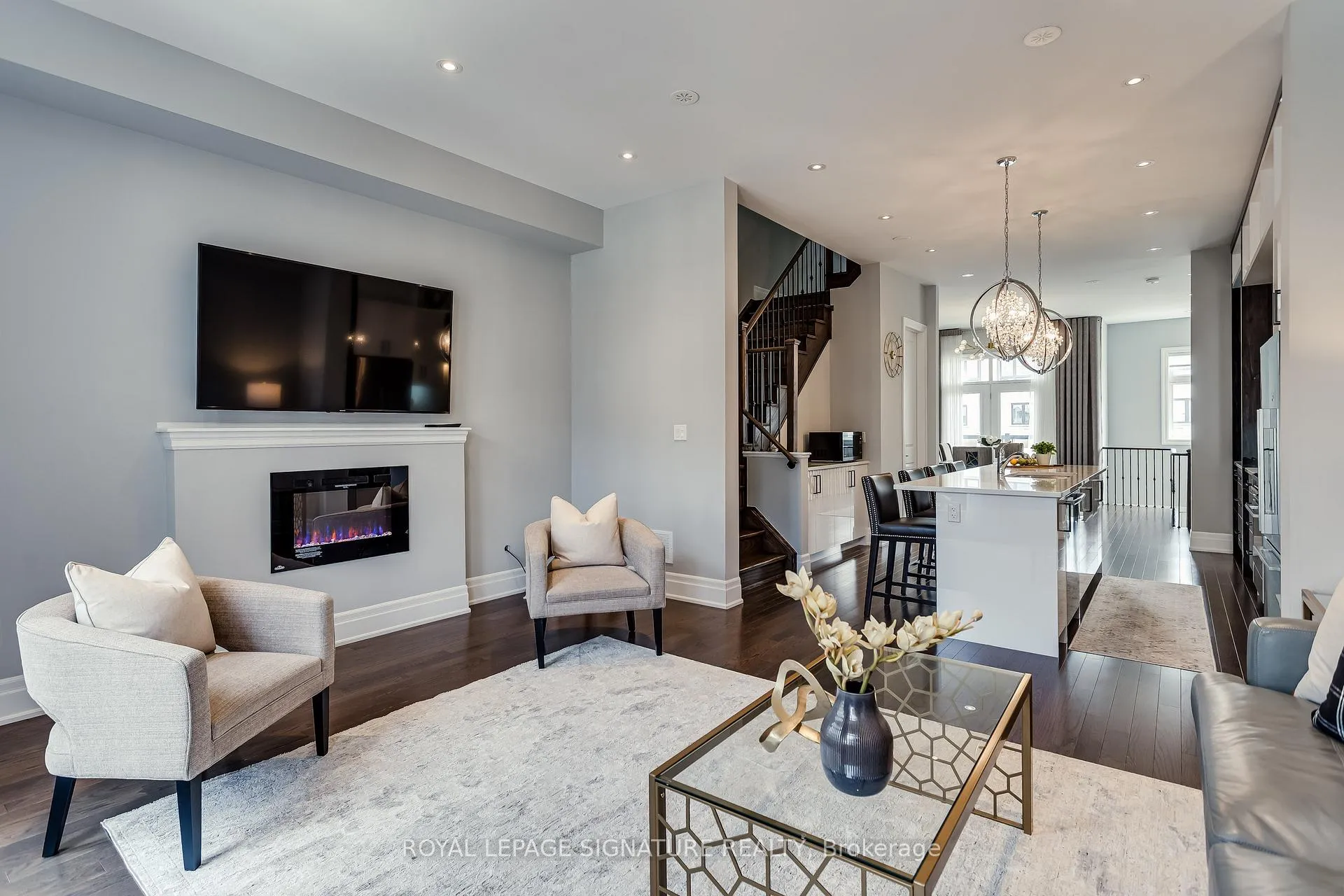 Photo 12 of 30 Golden Trail, Vaughan, Patterson — HOMEH
