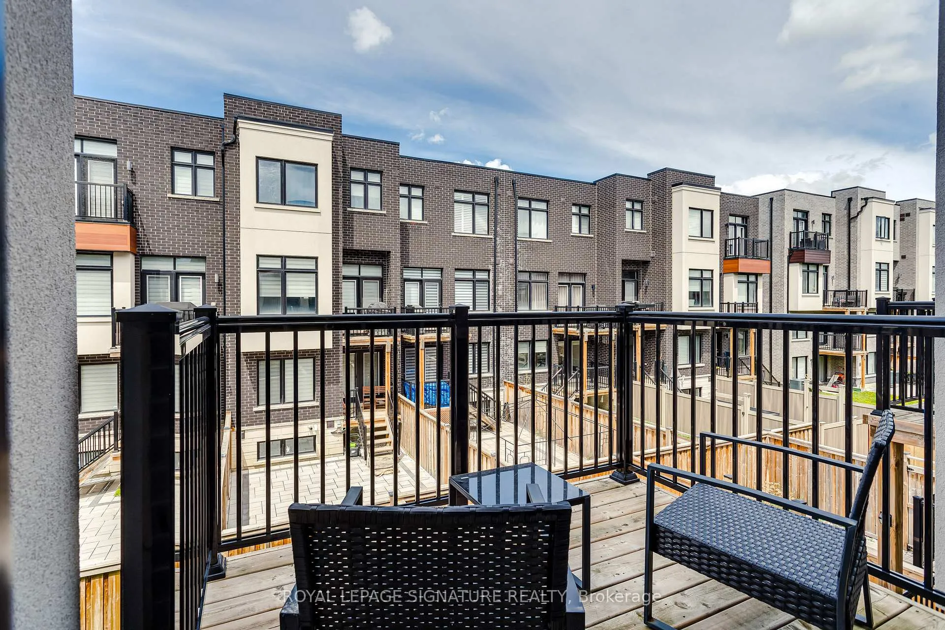 Photo 13 of 30 Golden Trail, Vaughan, Patterson — HOMEH