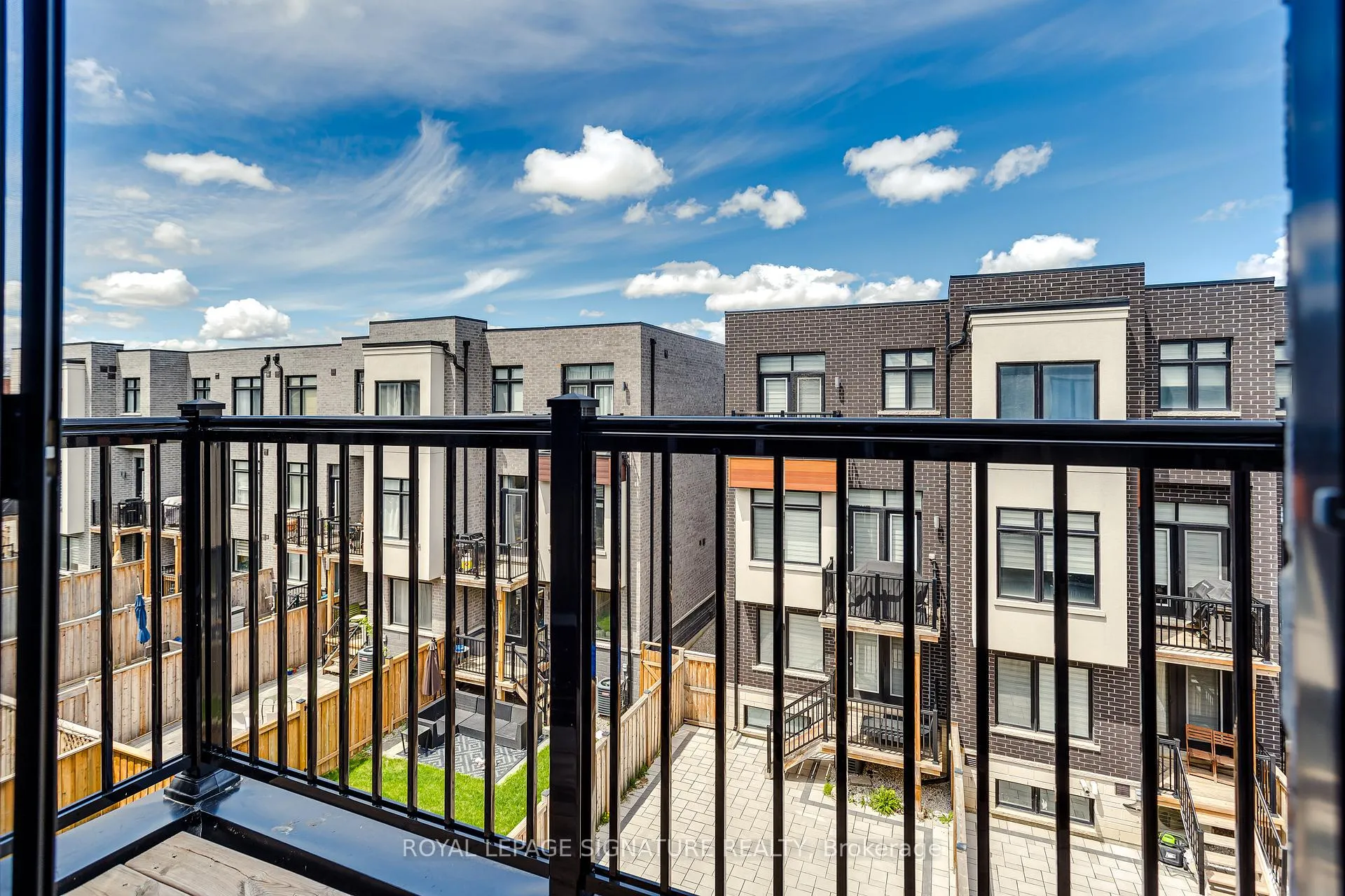 Photo 17 of 30 Golden Trail, Vaughan, Patterson — HOMEH
