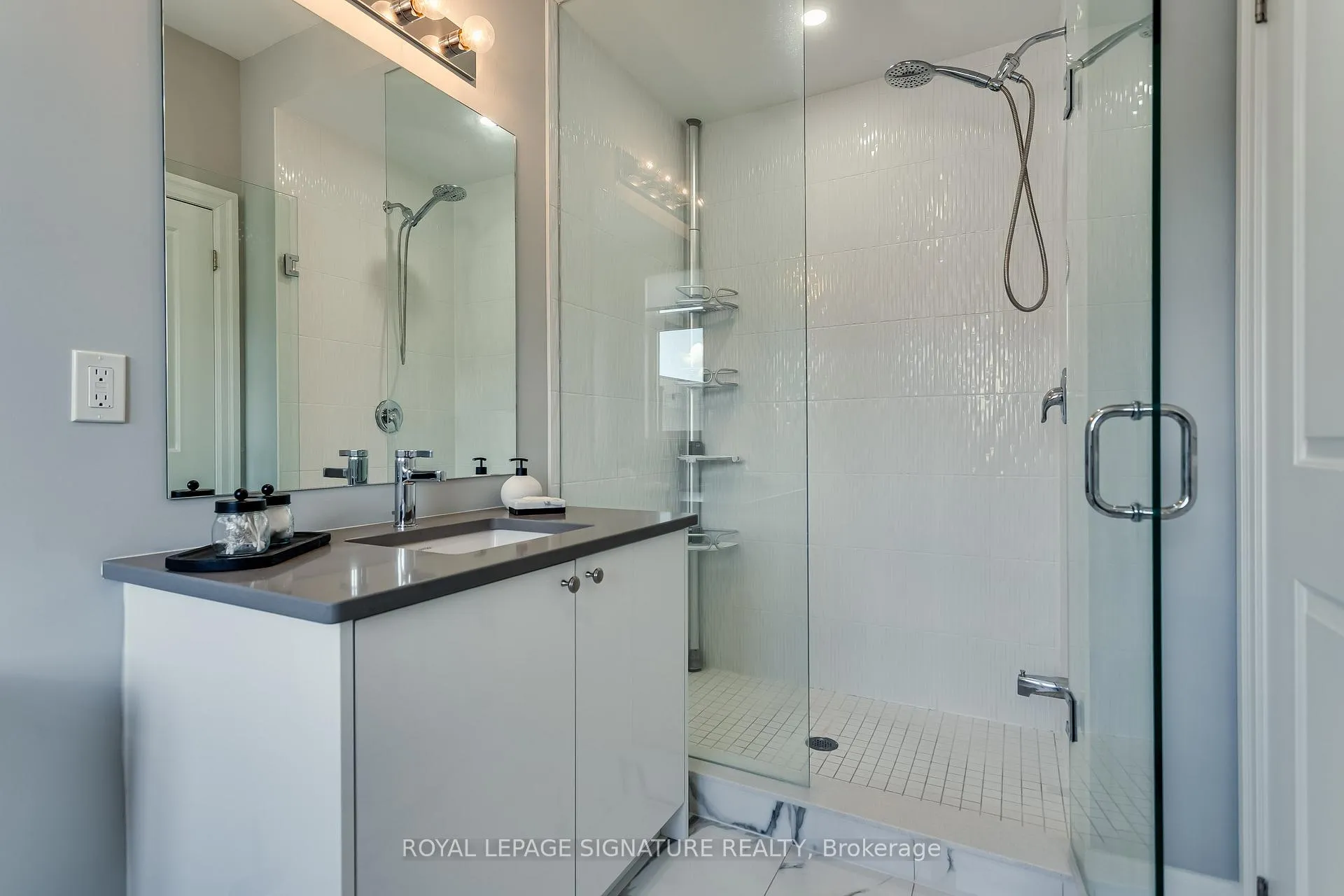 Photo 20 of 30 Golden Trail, Vaughan, Patterson — HOMEH