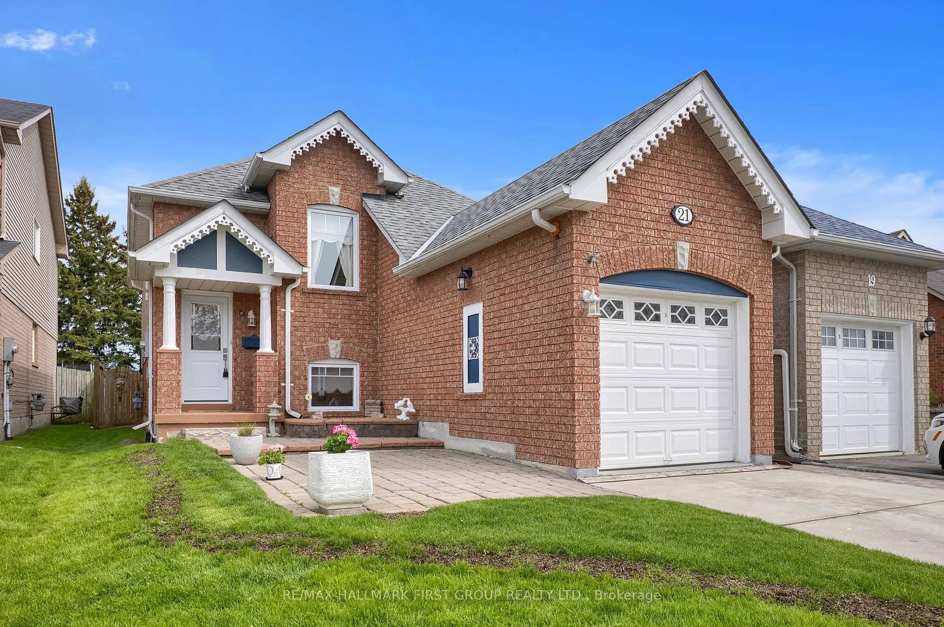 Photo 1 of 21 Abernethy Crescent, Clarington, Bowmanville — HOMEH