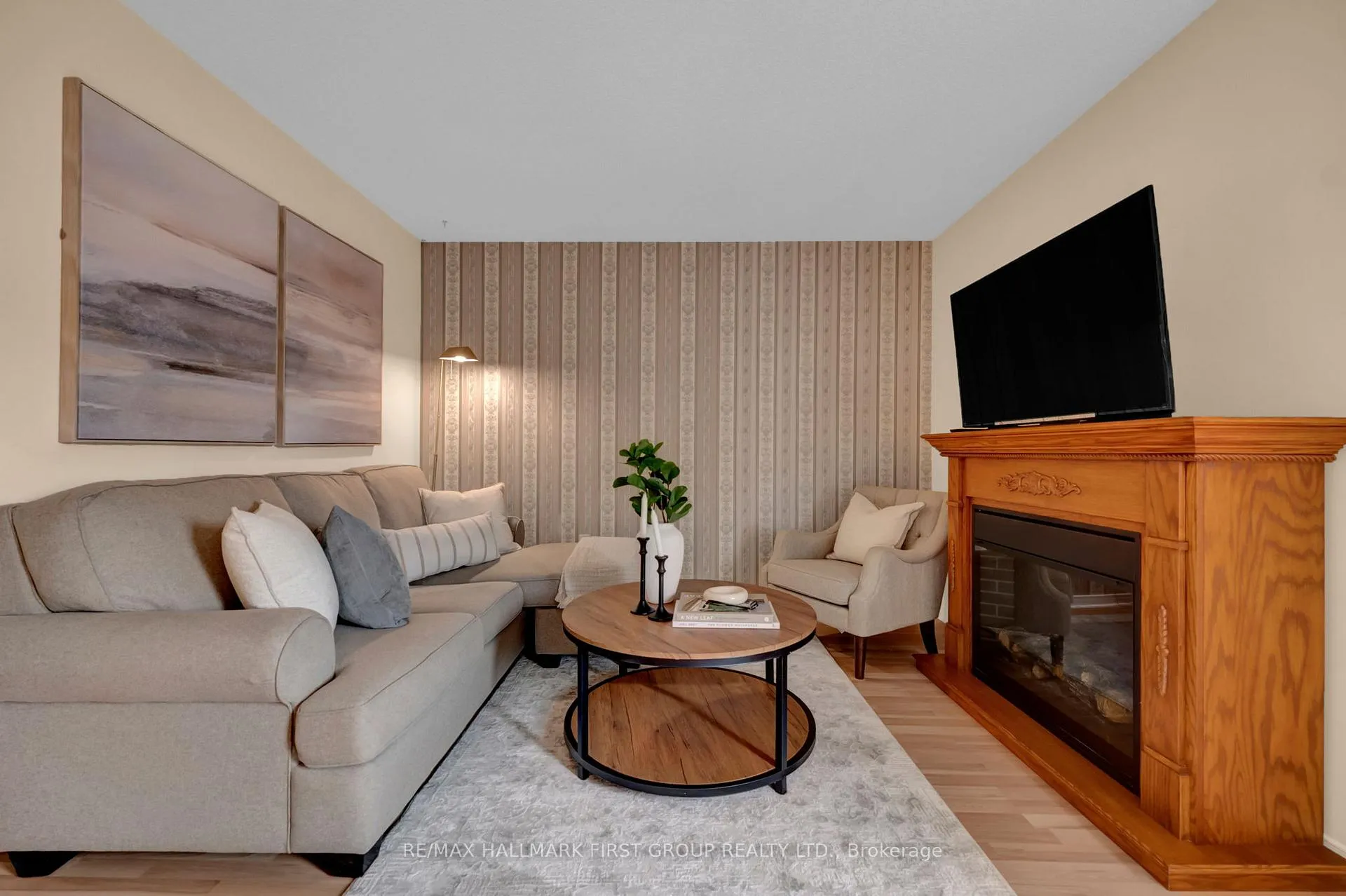 Photo 6 of 21 Abernethy Crescent, Clarington, Bowmanville — HOMEH
