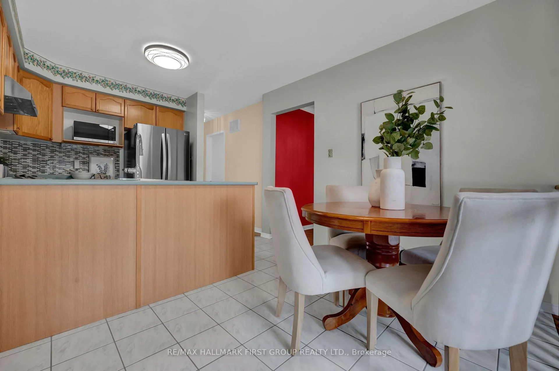Photo 11 of 21 Abernethy Crescent, Clarington, Bowmanville — HOMEH
