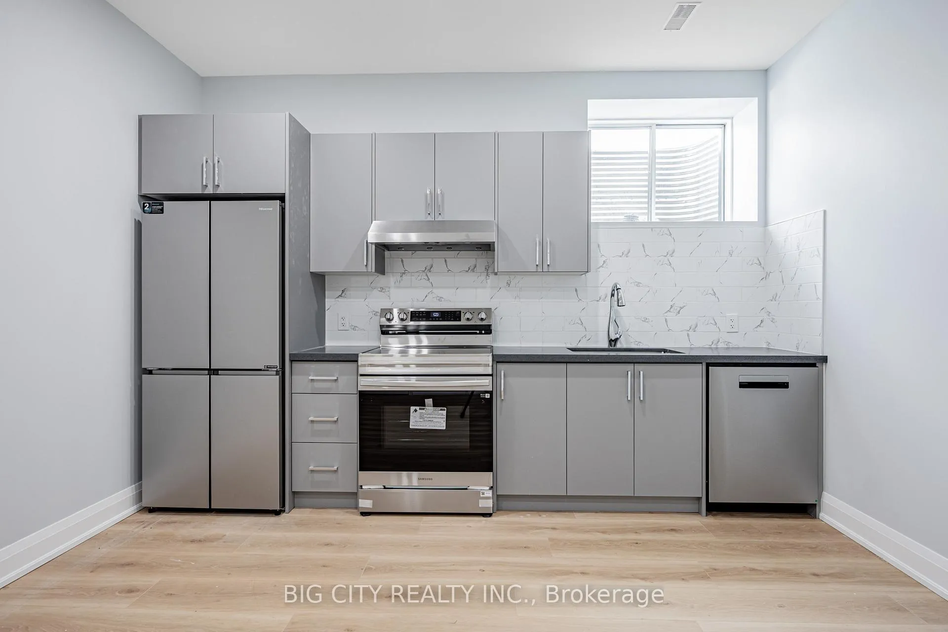 Photo 5 of Unit Unit A, 39 Aragon Avenue, Scarborough, Tam O'Shanter-Sullivan — HOMEH