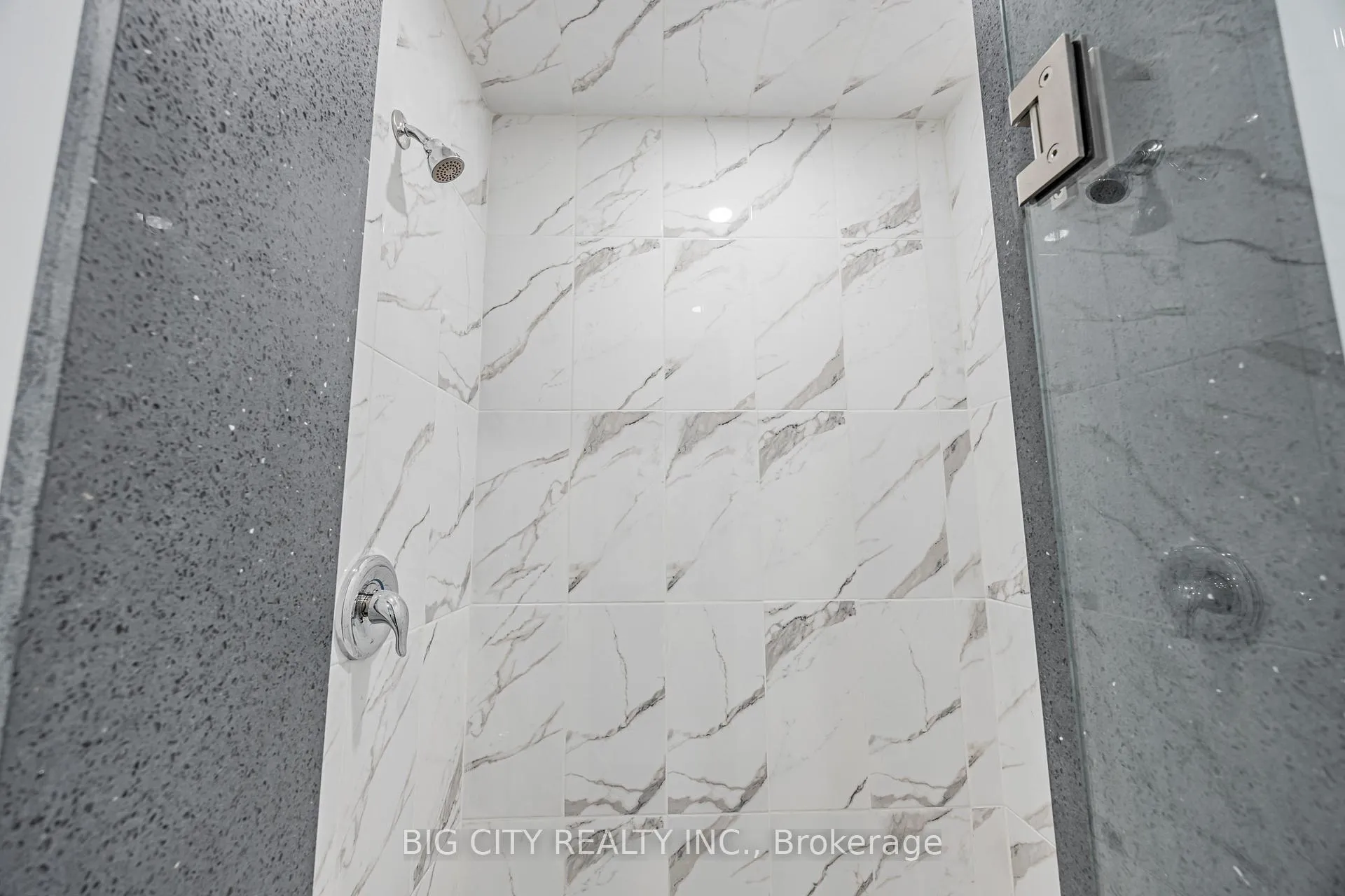 Photo 12 of Unit Unit A, 39 Aragon Avenue, Scarborough, Tam O'Shanter-Sullivan — HOMEH