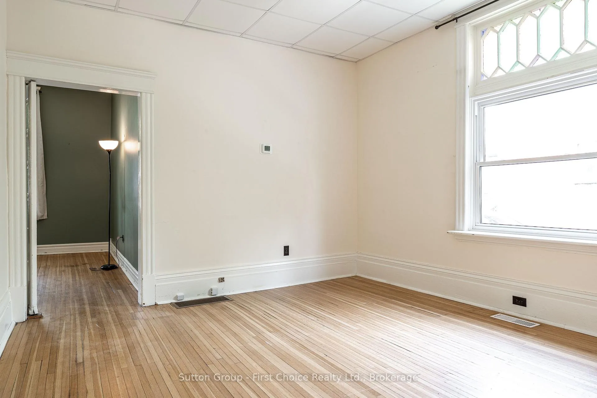 Photo 15 of 196 Albert Street, Stratford — HOMEH