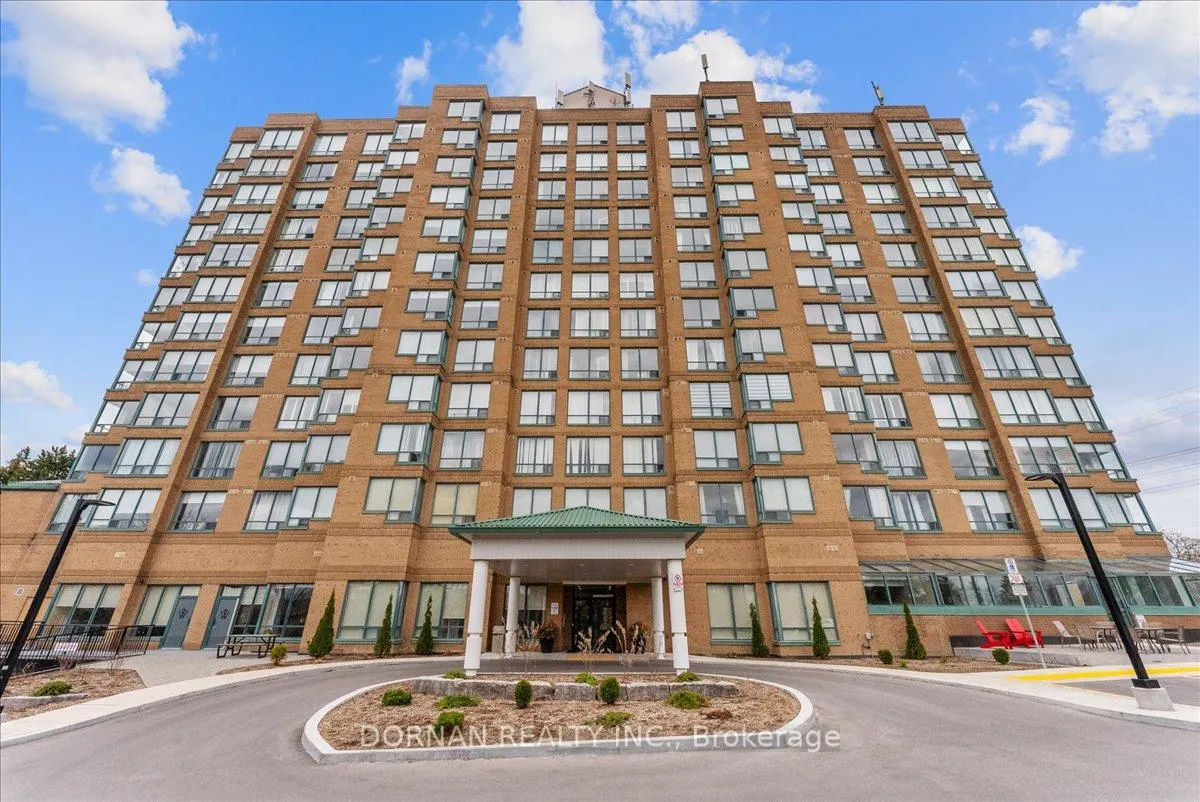 Front of Unit 1112, 711 Rossland Road E