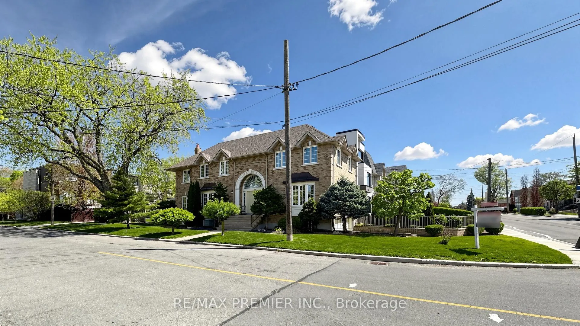 Photo 1 of 488 Woburn Avenue, Toronto, Bedford Park-Nortown — HOMEH