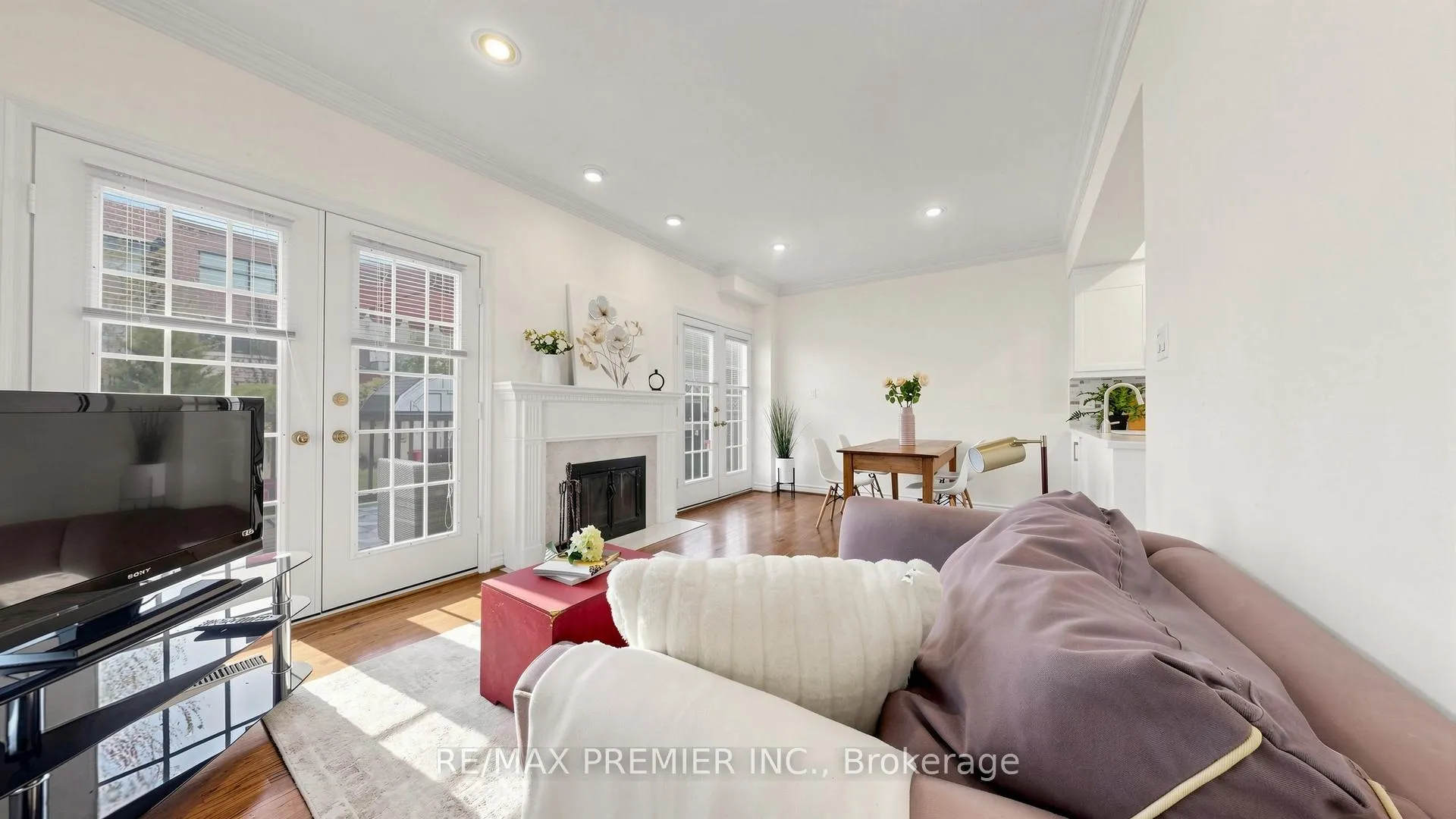 Photo 8 of 488 Woburn Avenue, Toronto, Bedford Park-Nortown — HOMEH