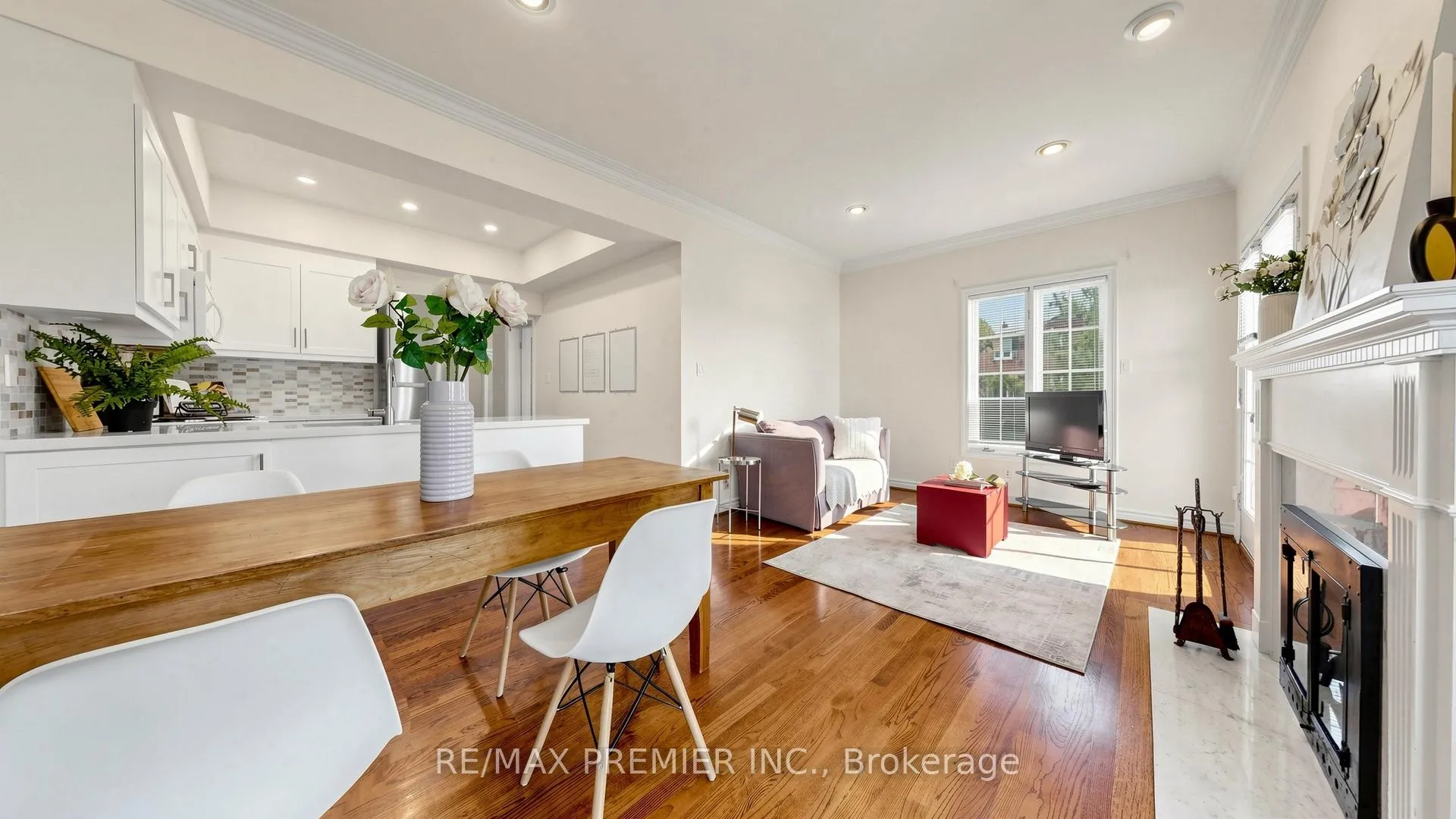 Photo 12 of 488 Woburn Avenue, Toronto, Bedford Park-Nortown — HOMEH