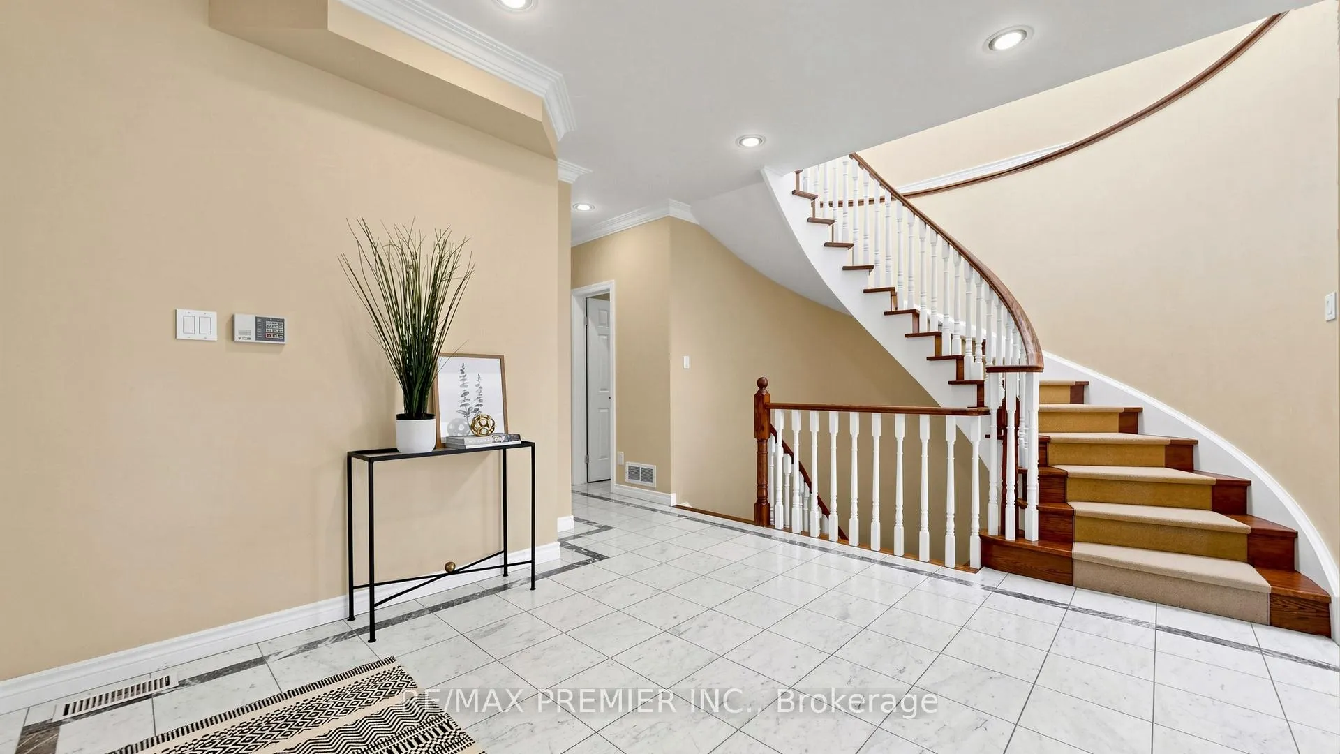 Photo 16 of 488 Woburn Avenue, Toronto, Bedford Park-Nortown — HOMEH